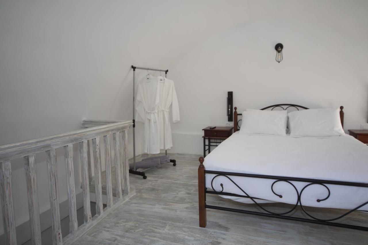 Villa Galaxy Santorini Fira  Extérieur photo
